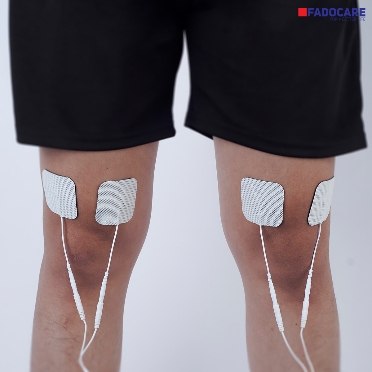 Cách sử dụng máy massage xung điện Comfortlife PL-009A trước đầu gối
